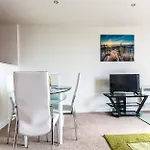 Hamilton Grace - Paramount Apartments