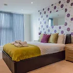 Hamilton Grace - Paramount Apartments
