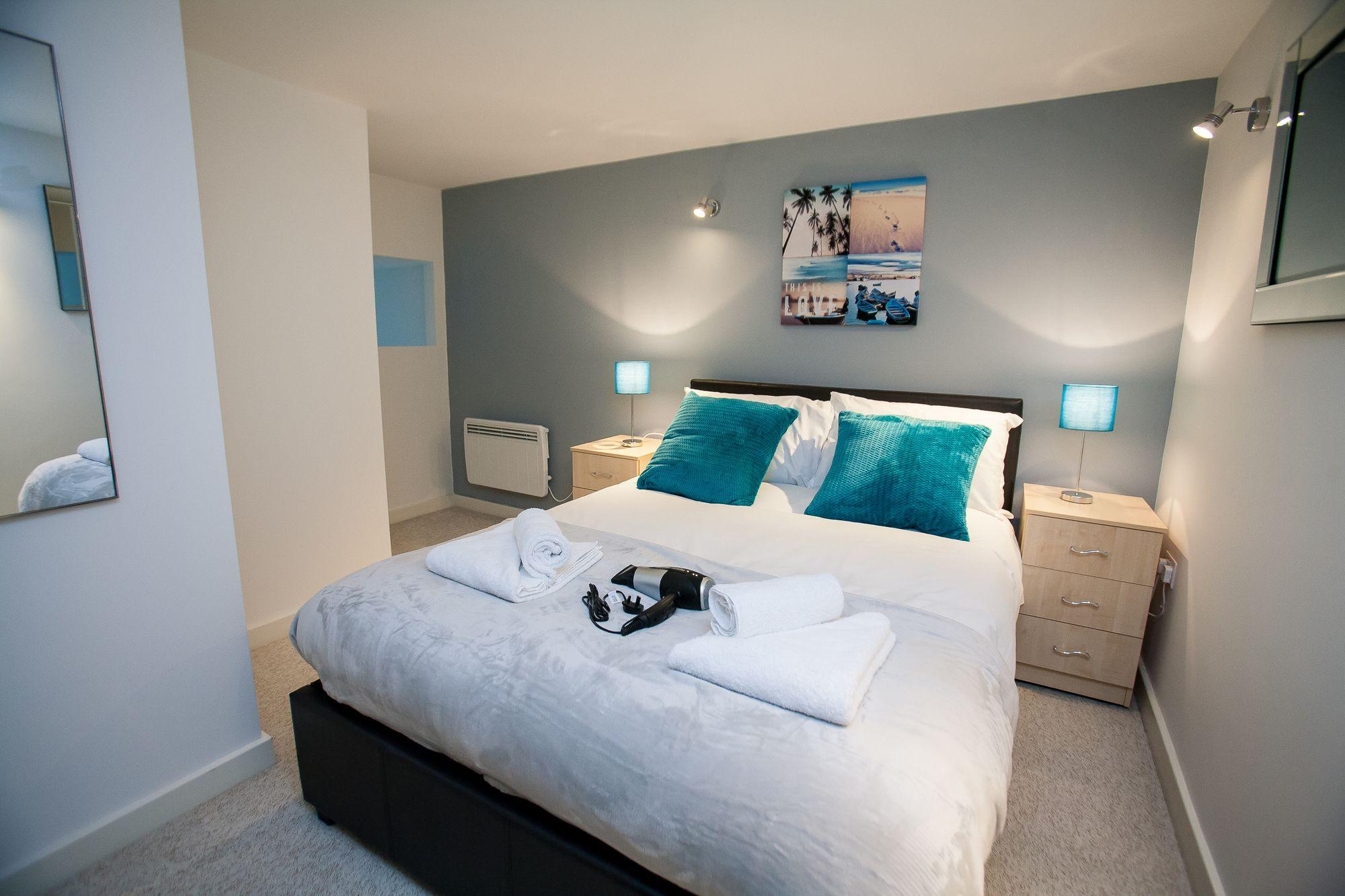Hamilton Grace - Paramount Apartment Swindon